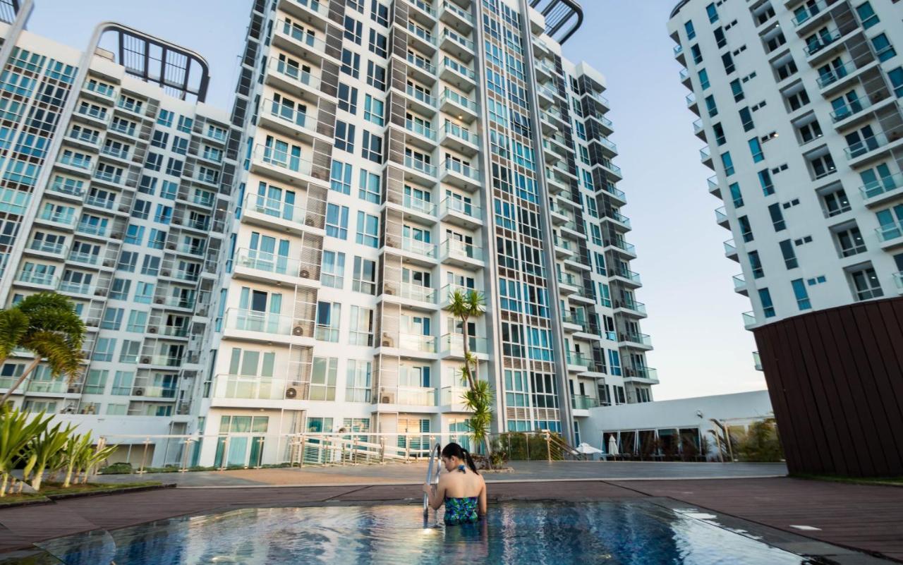 C Suites At Mactan Newtown Мактан Экстерьер фото