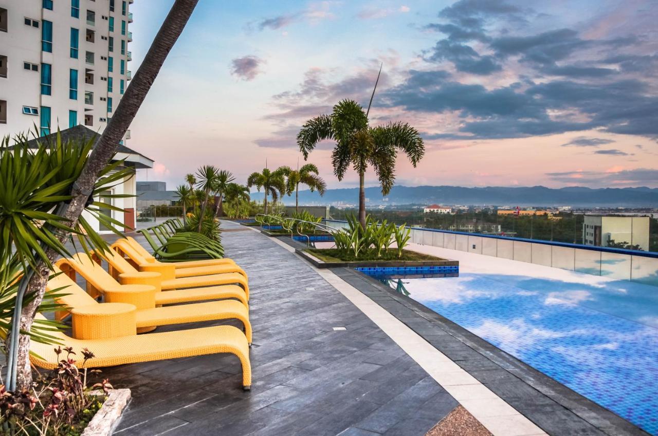 C Suites At Mactan Newtown Мактан Экстерьер фото
