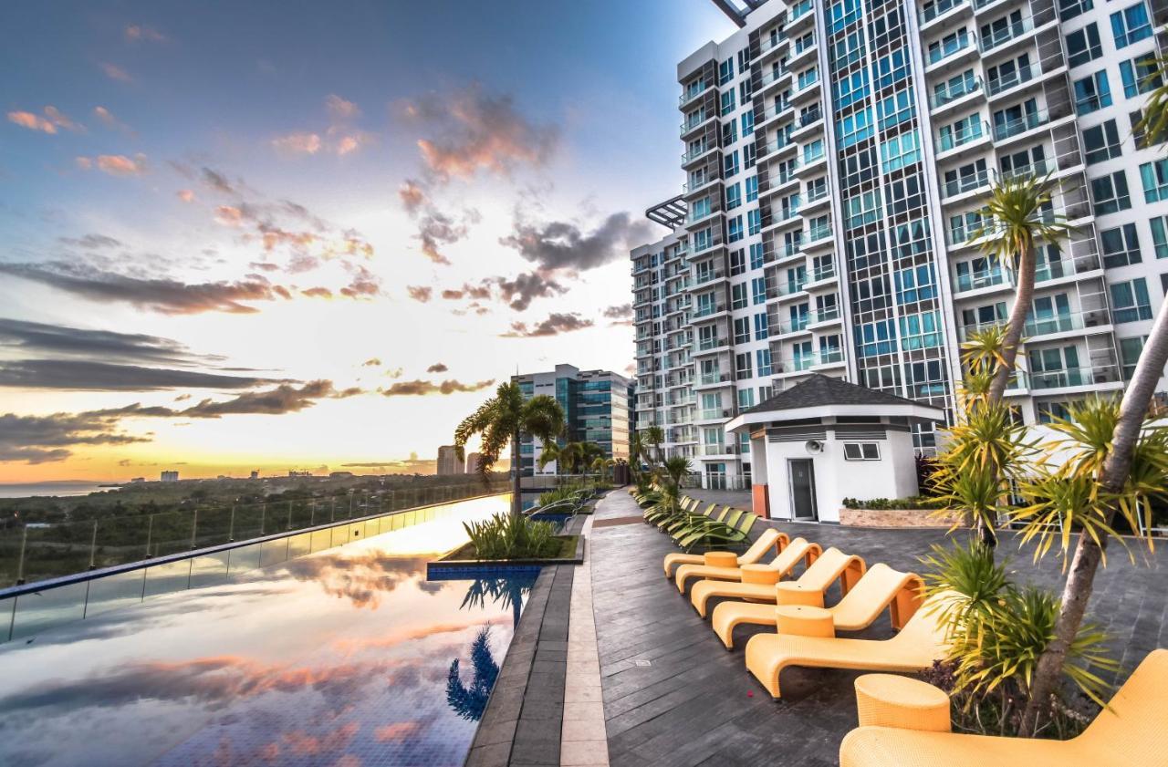 C Suites At Mactan Newtown Мактан Экстерьер фото